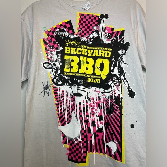Journeys Backyard BBQ 2008 Grey Tee Signed Men Size M - Picture 4 of 8